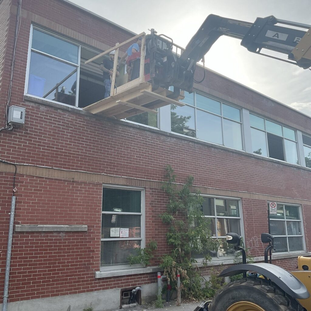 Travaux de fenestration du bâtiment de Macogep